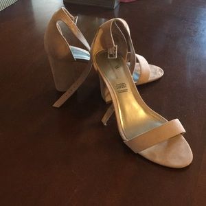 2.5 inch High heel cream dress shoe